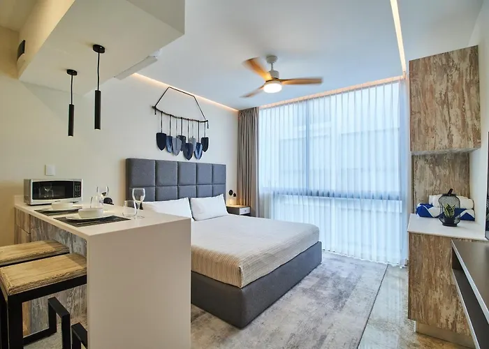 Ph Othello - Private Pool&roof & Club Access *